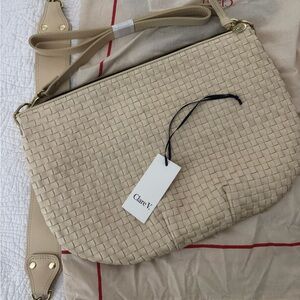 Clare V. | Moyen Messenger in Cream
